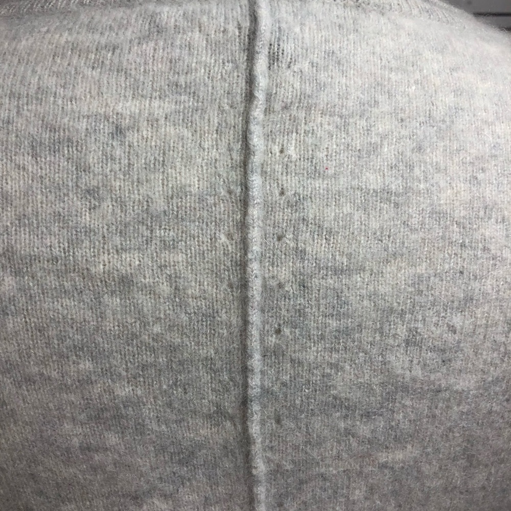 Saks Fifth Ave Grey Cashmere‎ Sweater - Picture 8 of 8